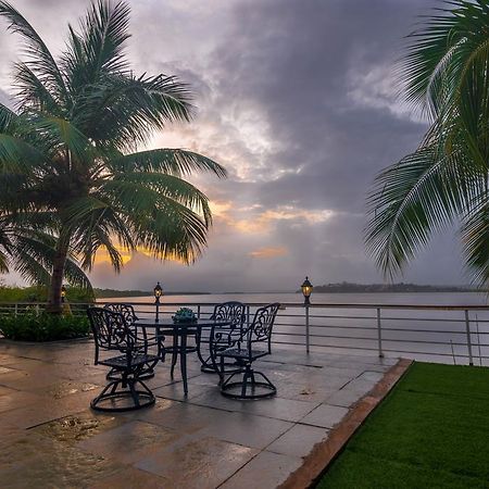 Deltin Palms Riverfront Panaji Bagian luar foto